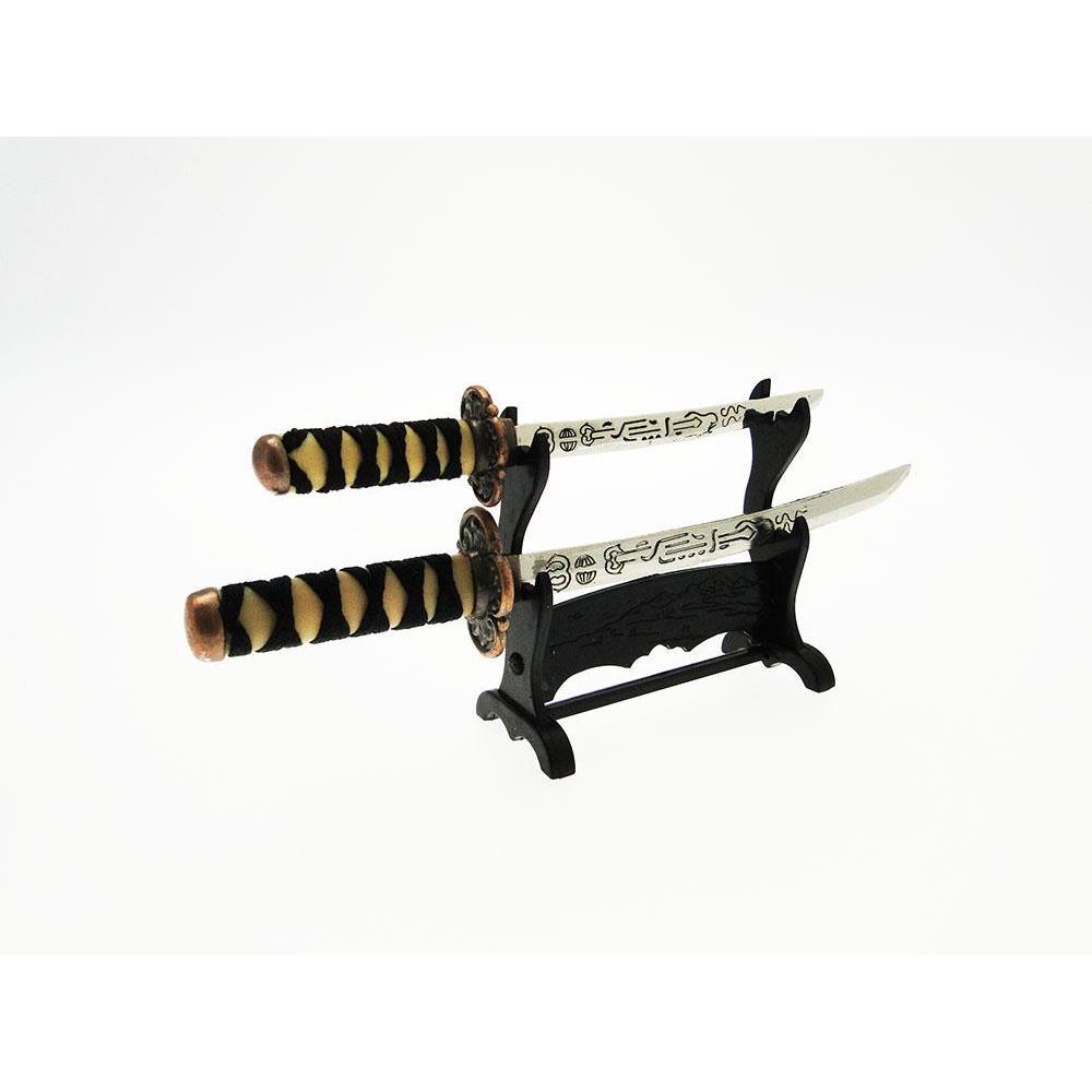 Set Di Katana E Wakizashi Tagliacarte Con Espositore Spade E Spadini Antica Porta Del Titano Armeria A San Marino E Softair Shop Online In questo negozio troverete monete, abbigliamento, peluche, accessori softair e tanto altro ancora. set di katana e wakizashi tagliacarte con espositore