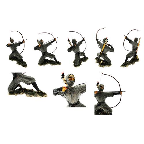statua-ninja-nero-arciere-all-attacco-con-arco-21-x-24-cm