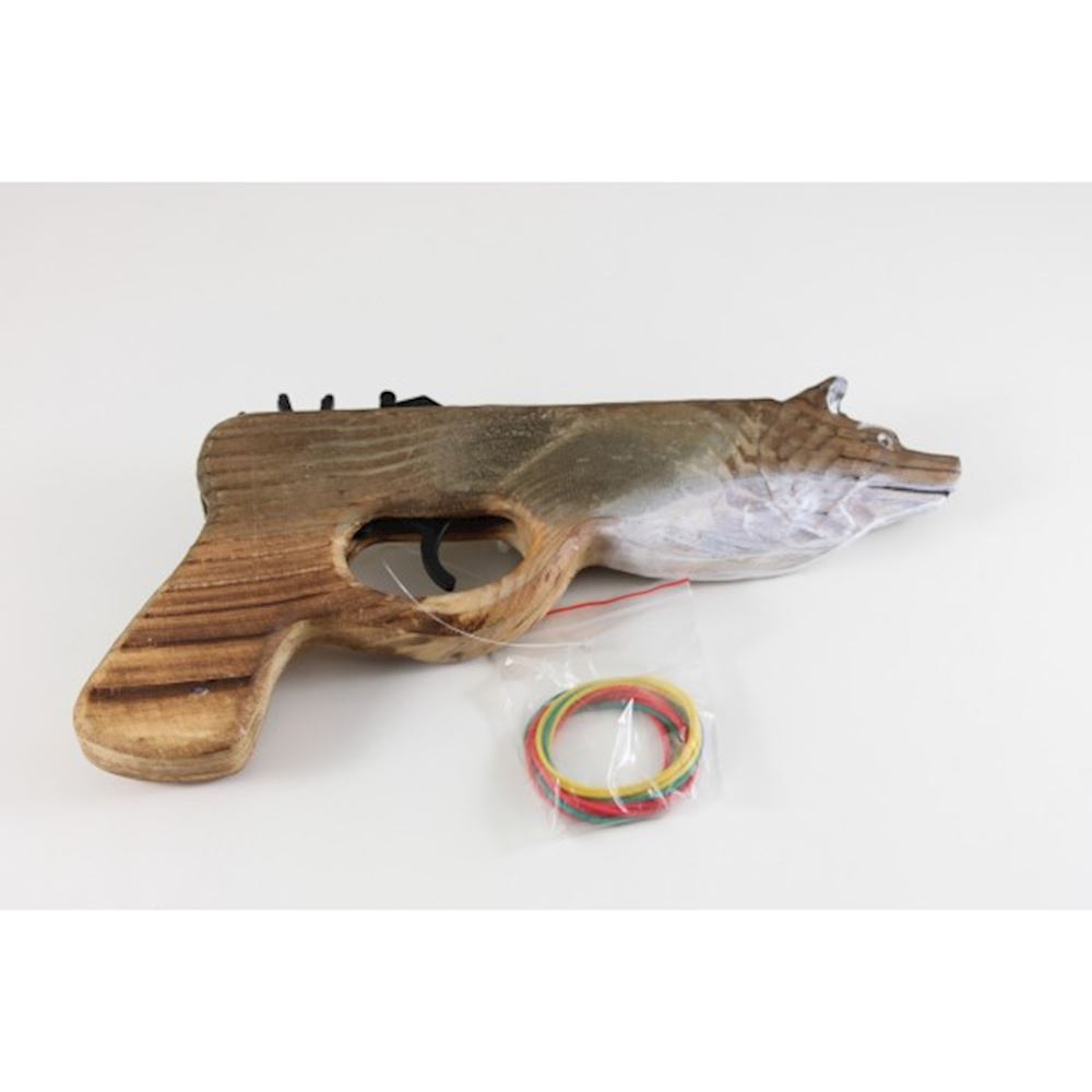 Pistola in legno spara elastici con lupo intagliato e dipinto 25