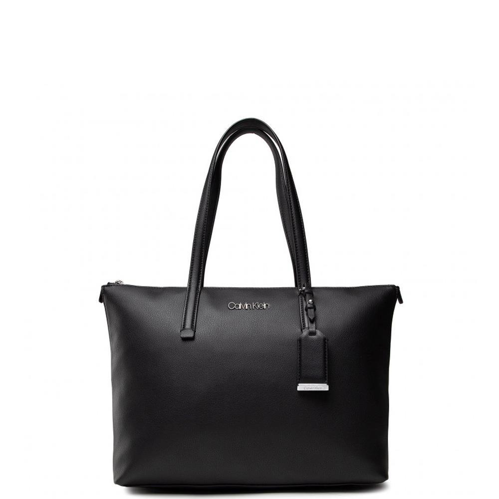 Borsa bifacciale nera IS4 di Calvin Klein reversibile - Borse, borsette  donna • Differenta.it